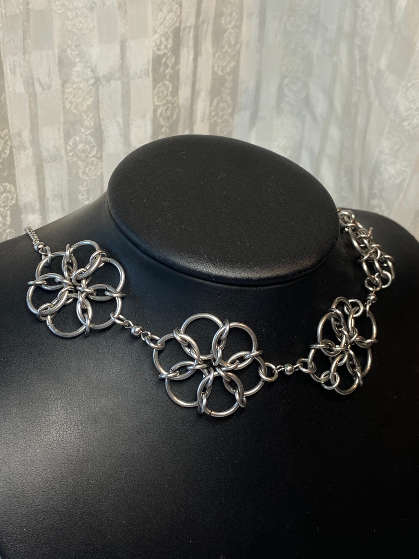 Flower Choker