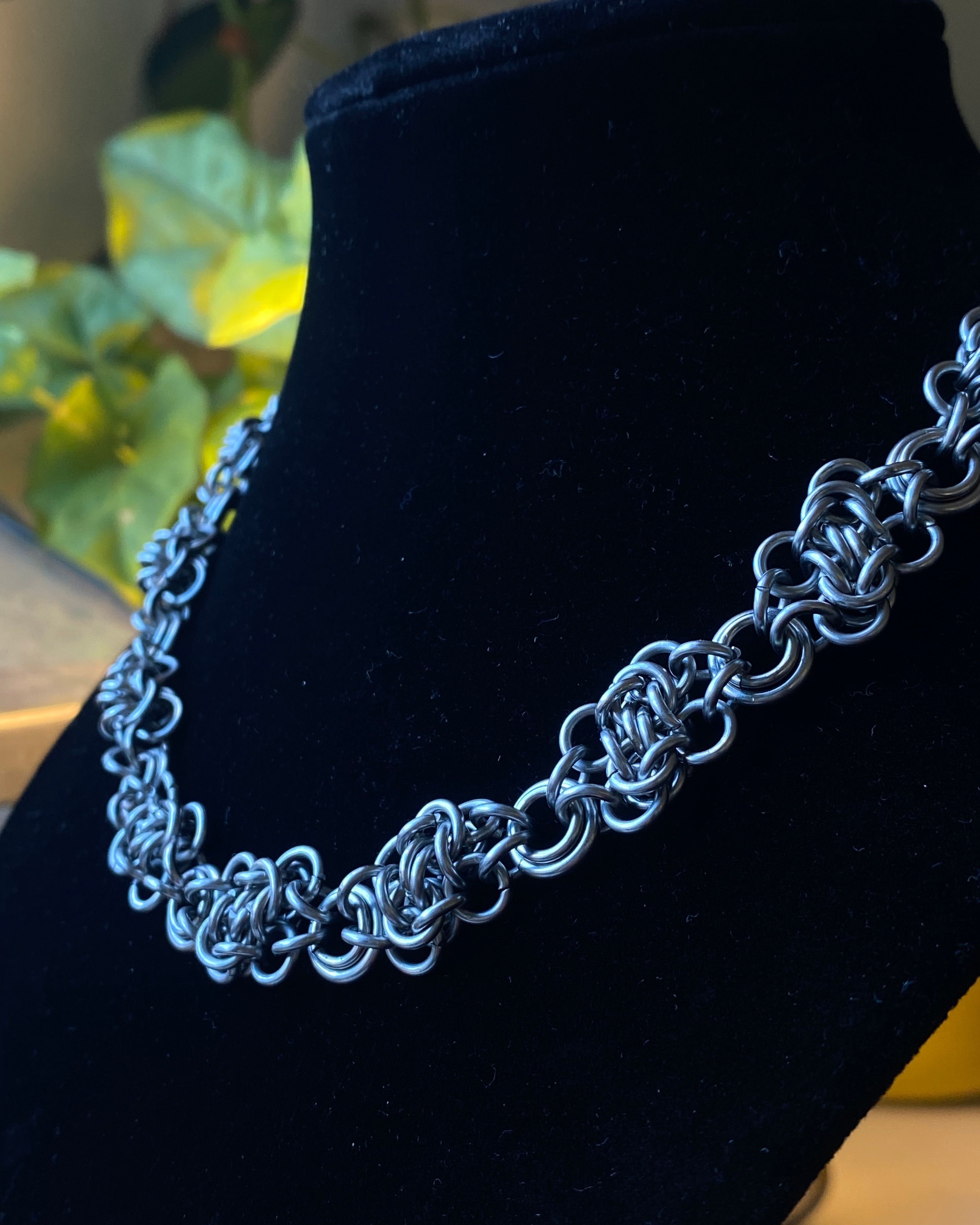 Wisteria Choker